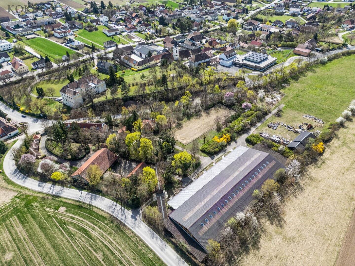 Reitsportanlage mit Pool bei Wien