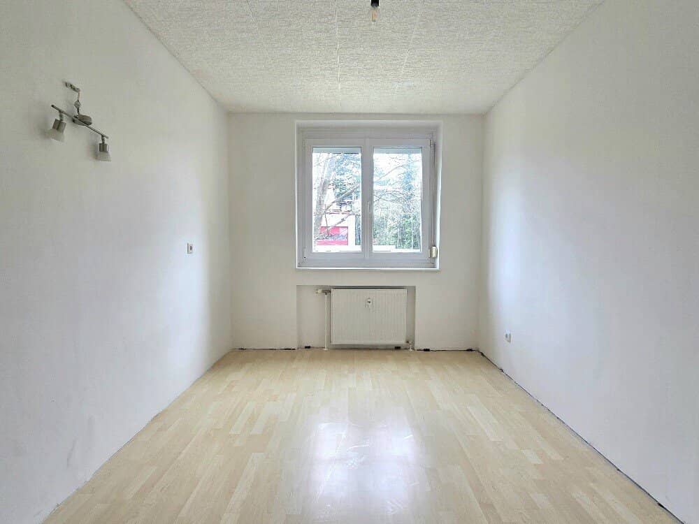 Wohnung mit Loggia und großem Magazin im gepflegten Haus mit Lift