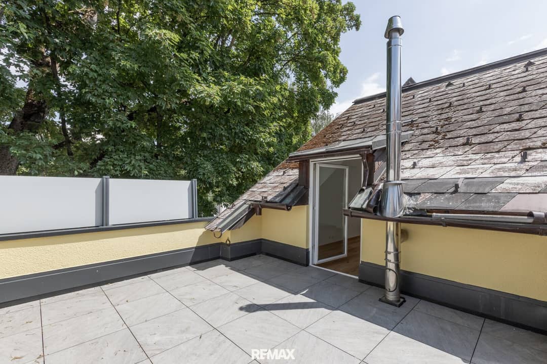 Dachterrasse mit Blick in den Burggarten
