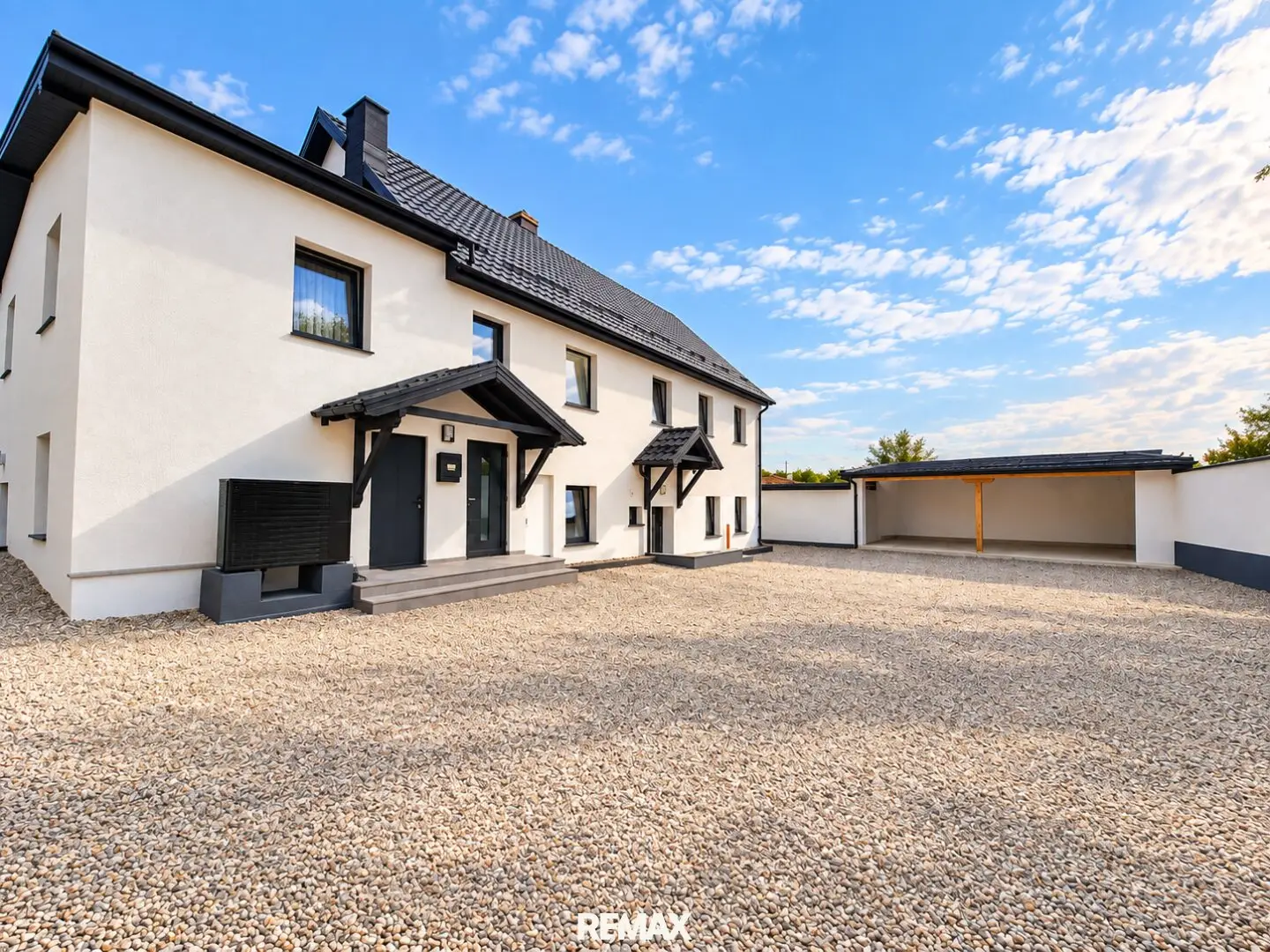 Mehrfamilienhaus in Enns – 4 Wohneinheiten
