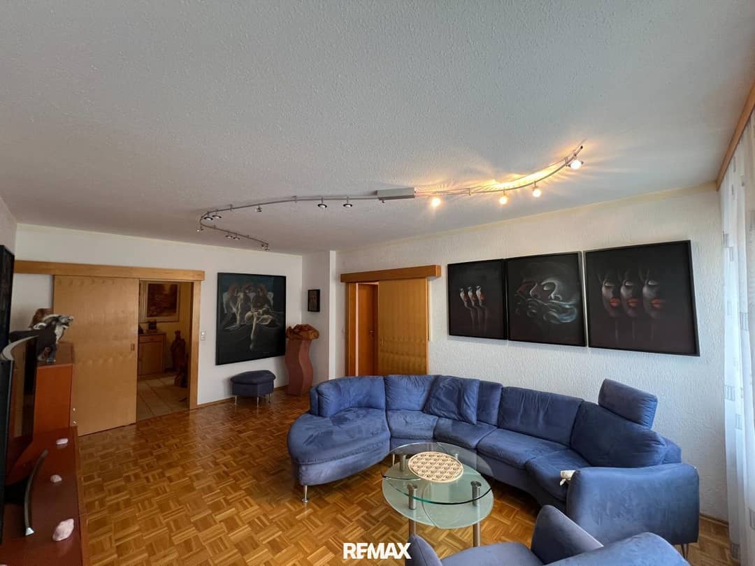 Wohnung mit Wintergarten und Balkon zentral