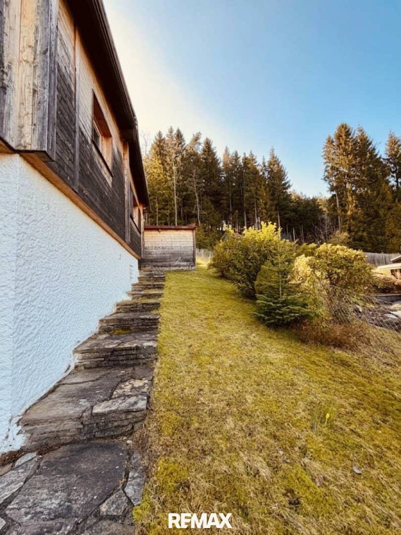 Charmantes Wohnhaus mit Wintergarten und Garten