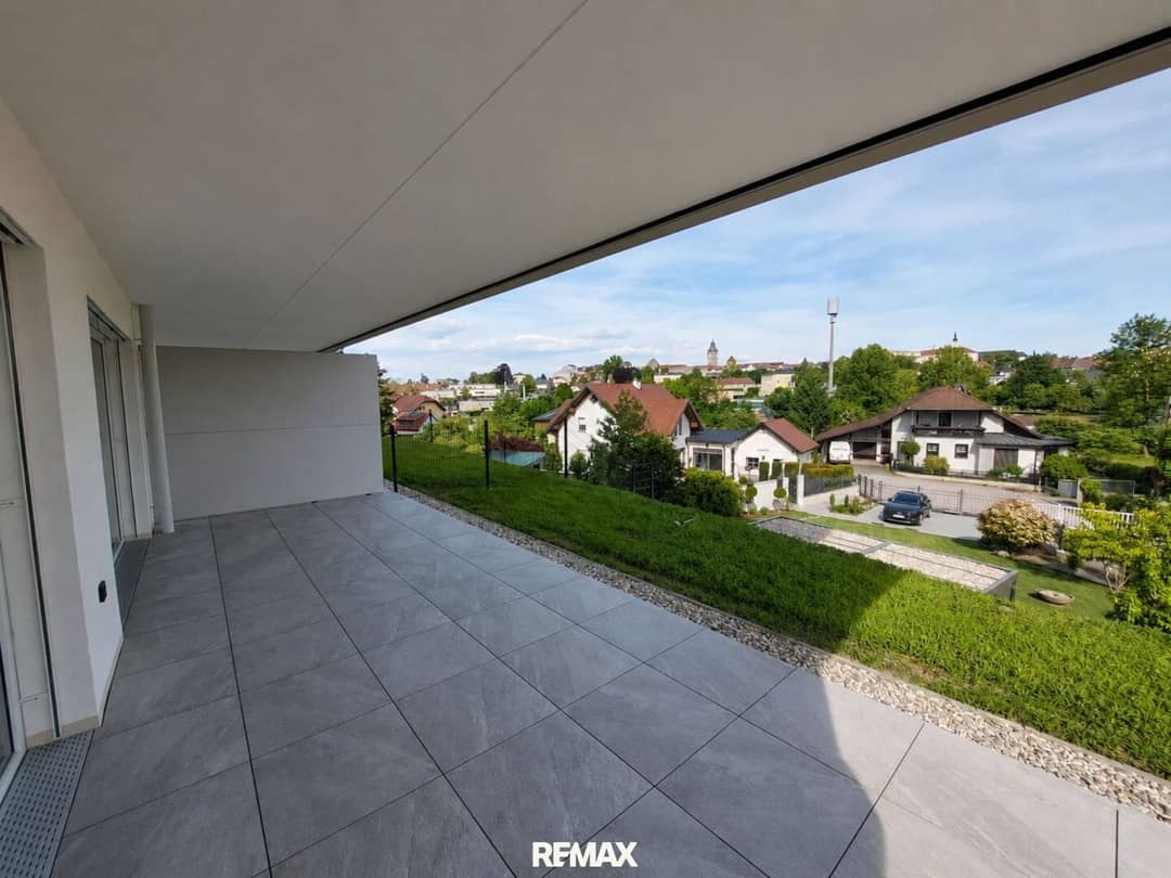 Newly built apartment with a private garden and balconies