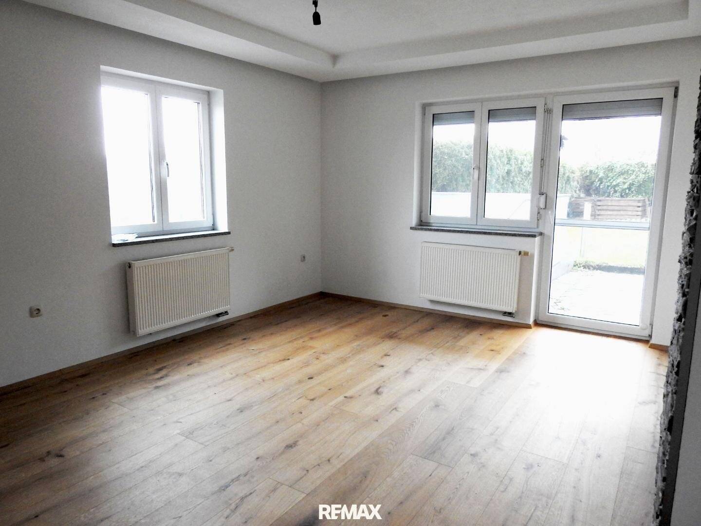 Apartment with private garden and terrace
