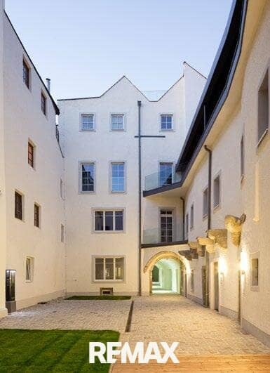 Traditionelles Stadthaus am Hauptplatz Enns