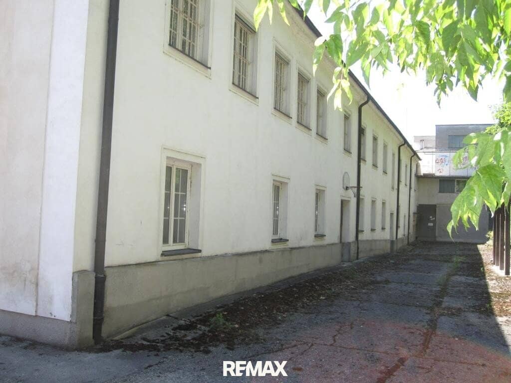 Commercial Hall in Enns - 230 m²