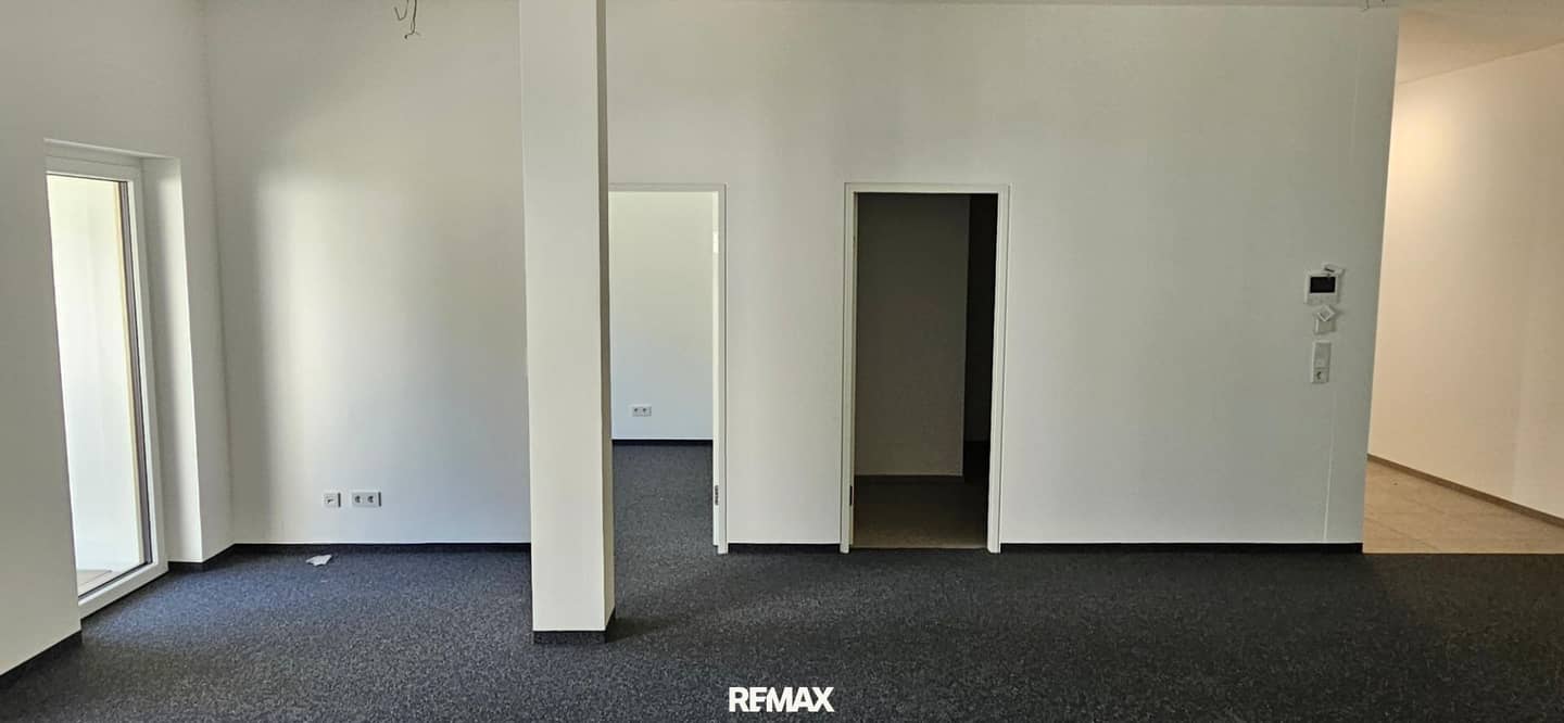 Modern Office in New Build „Kubus“