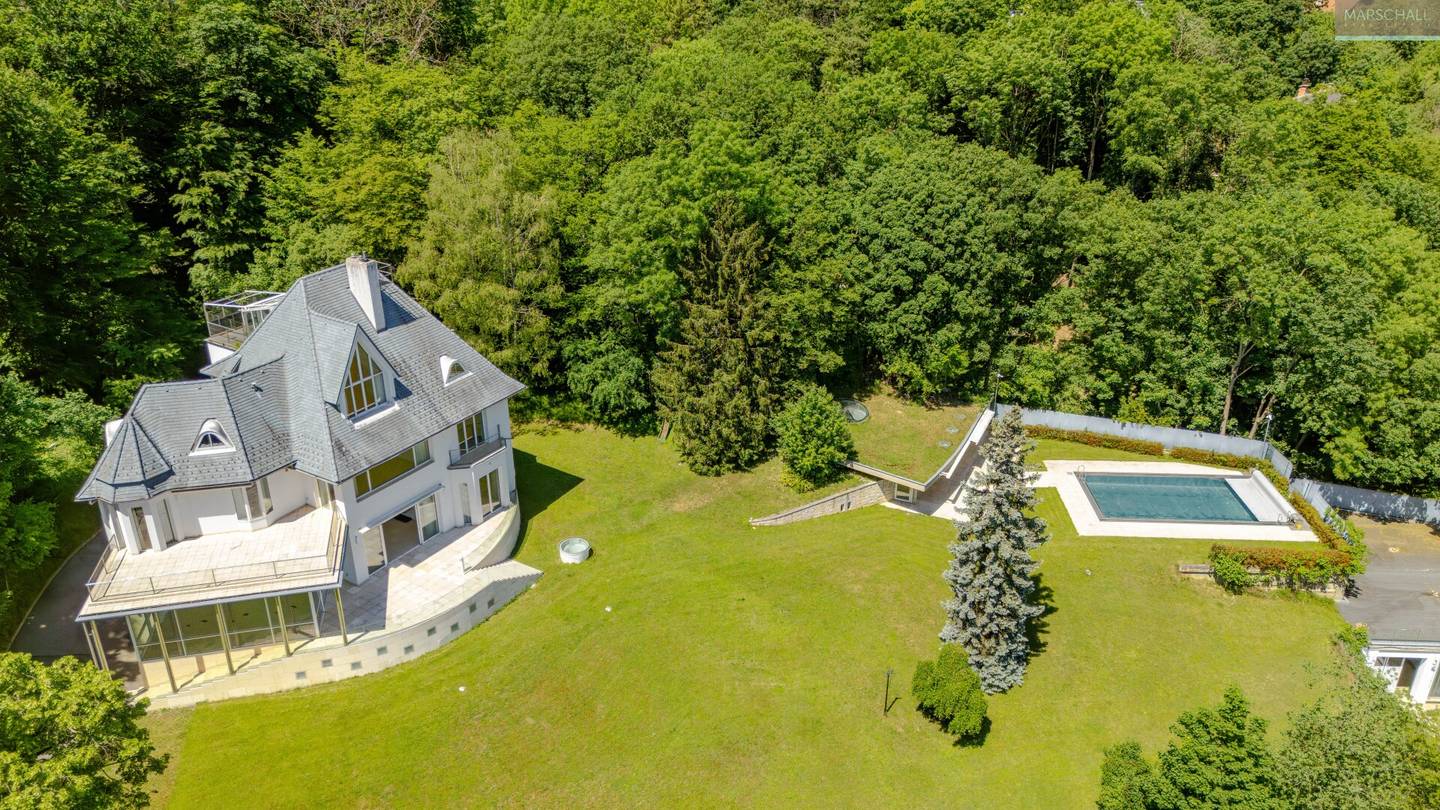Elegant Estate with Pool and Spa