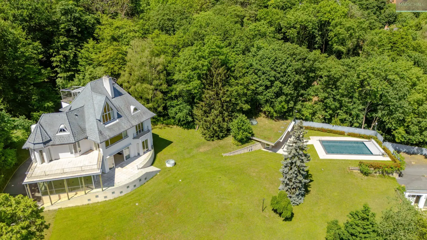 Elegantes Anwesen mit Pool und Spa
