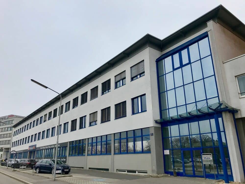 Office Space near U6 Perfektastraße