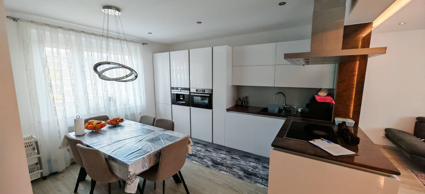 Dachgeschosswohnung renovated quiet central location loggia