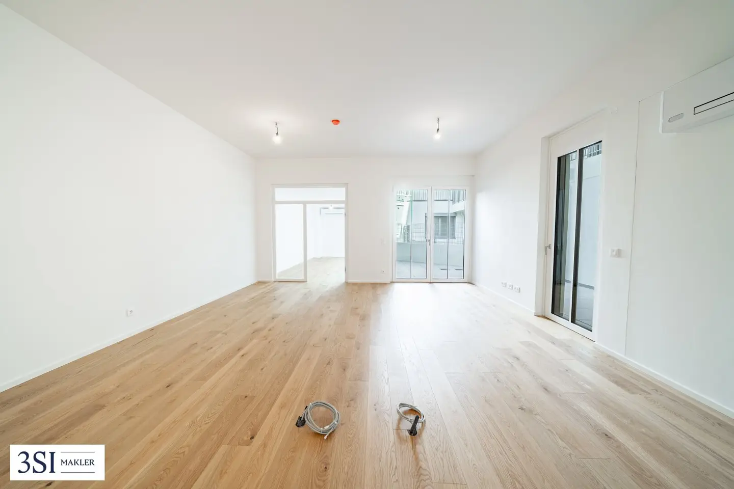 Modernes Reihenhaus mit Dachterrasse und Aufzug