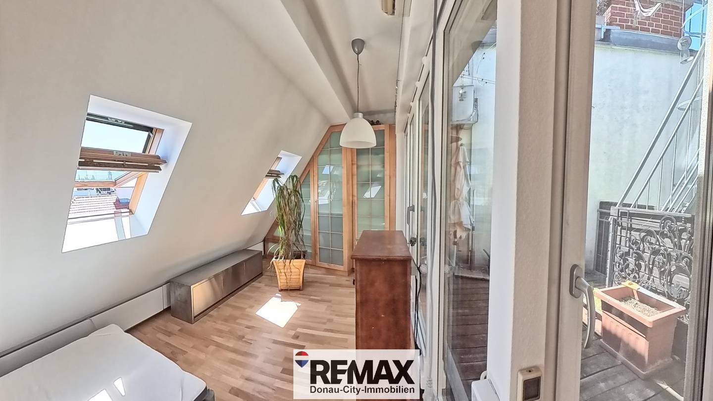 Maisonette apartment with roof terrace and panoramic view