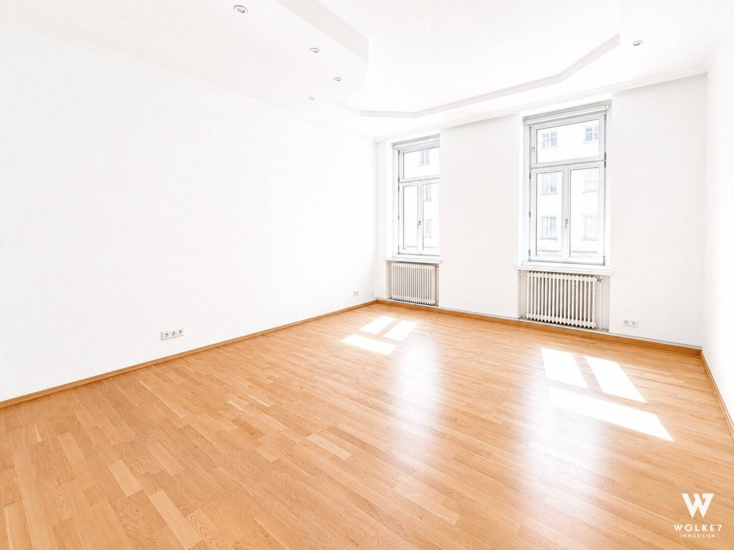 Wohnung building with AC near U6 Alserstraße
