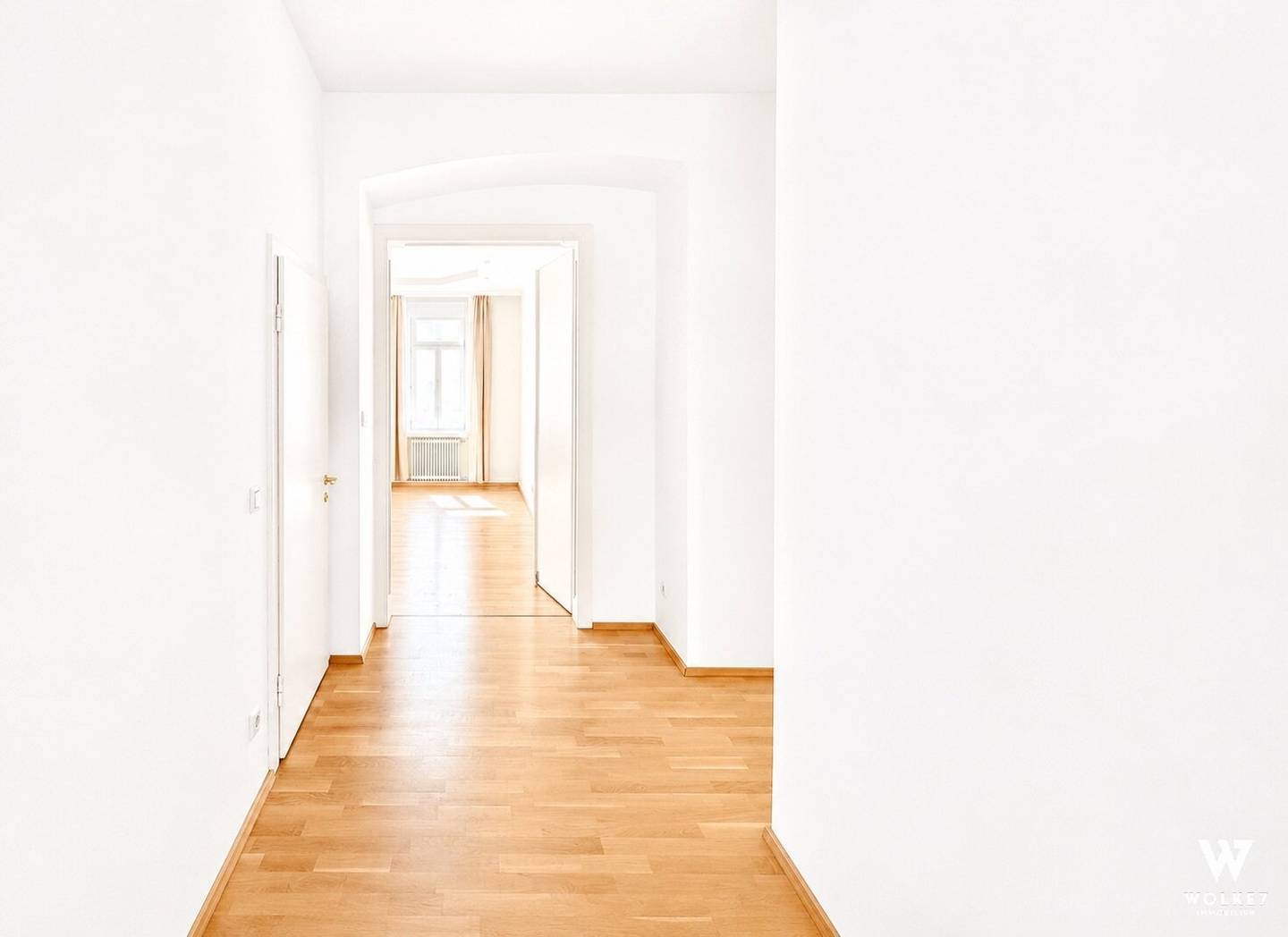 Wohnung building with AC near U6 Alserstraße