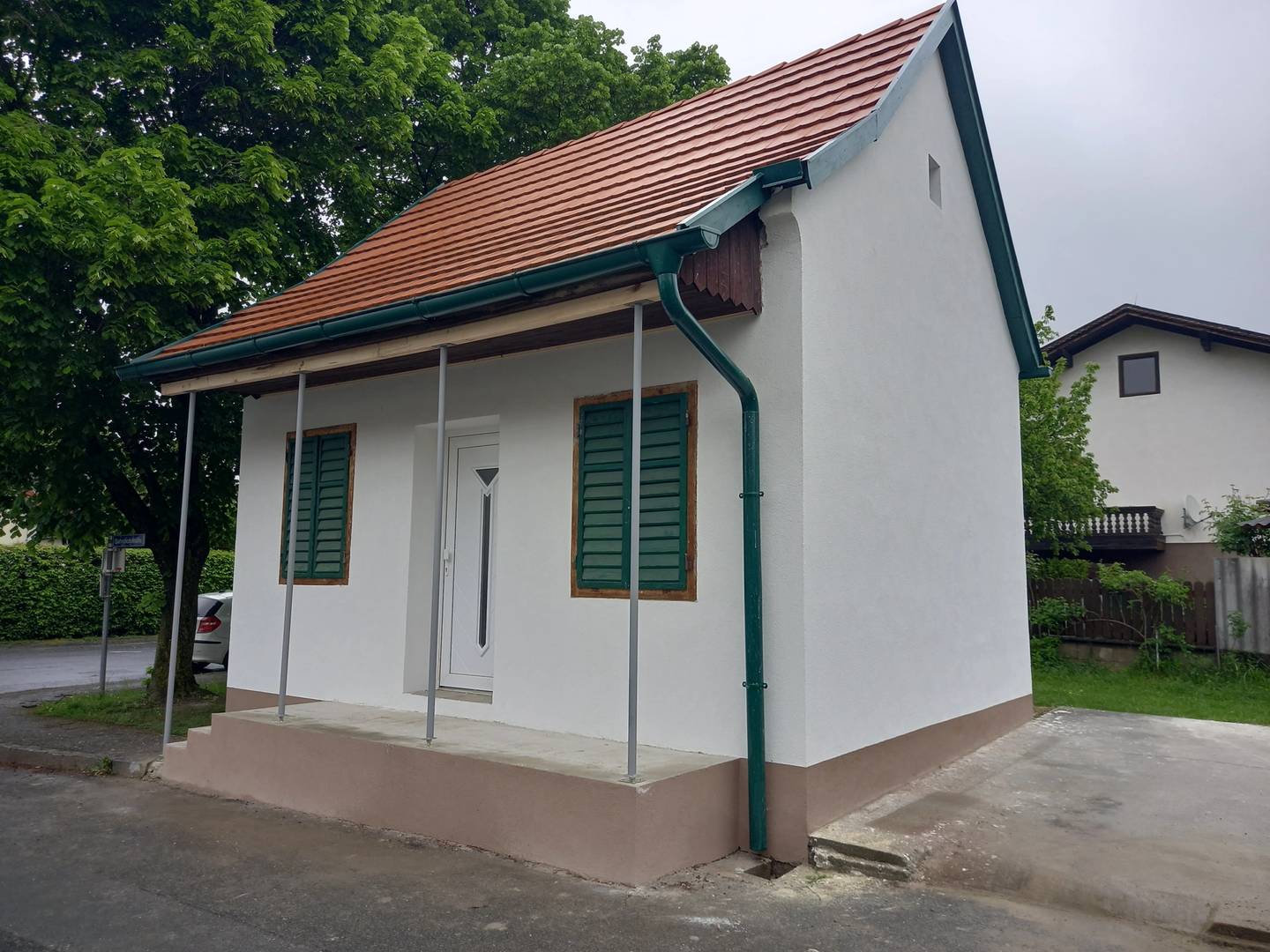 Sanierungsbedürftiges Haus mit Loggia in Strem