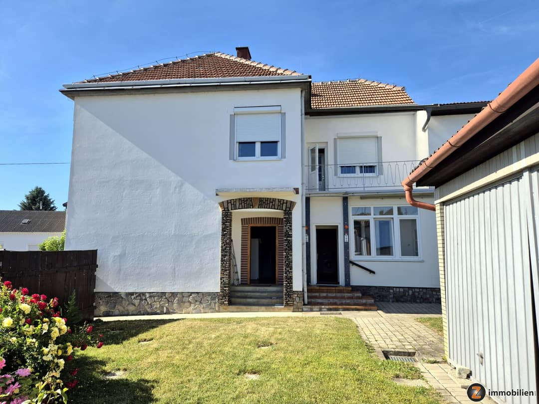 Helles Einfamilienhaus mit Garten und Loggia