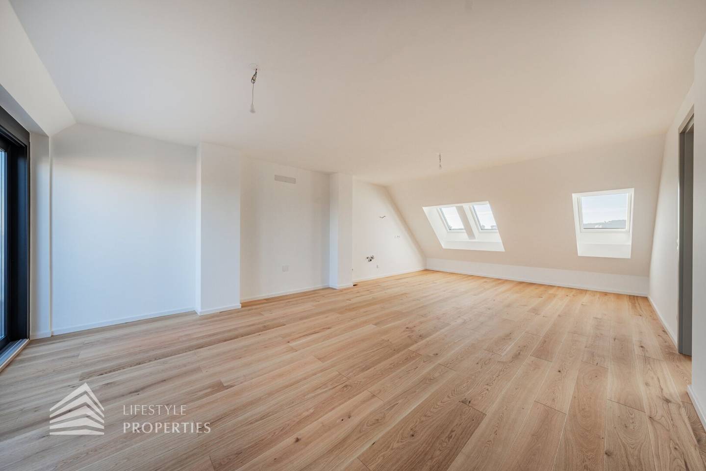 Penthouse Erstbezug mit zwei Dachterrassen Lift