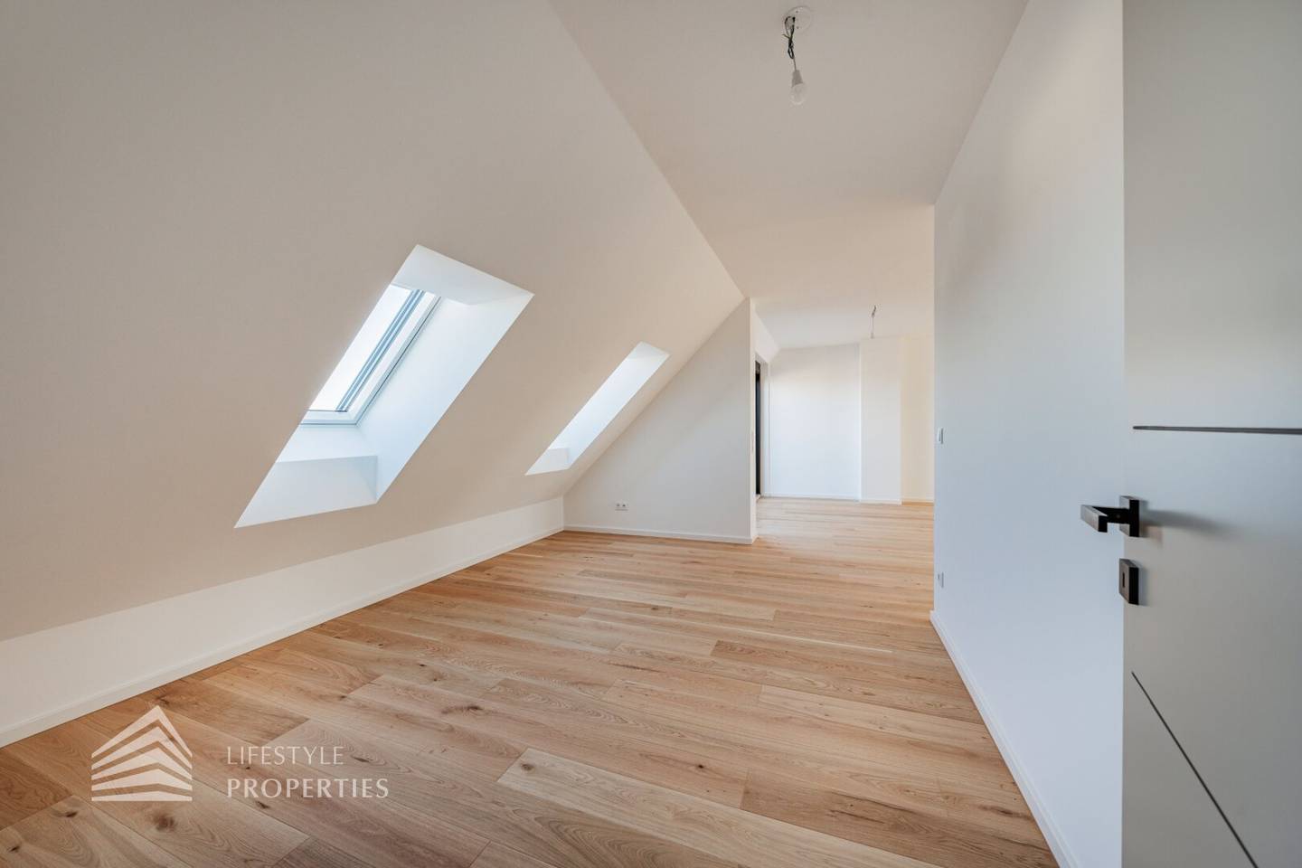 Penthouse Erstbezug mit zwei Dachterrassen Lift