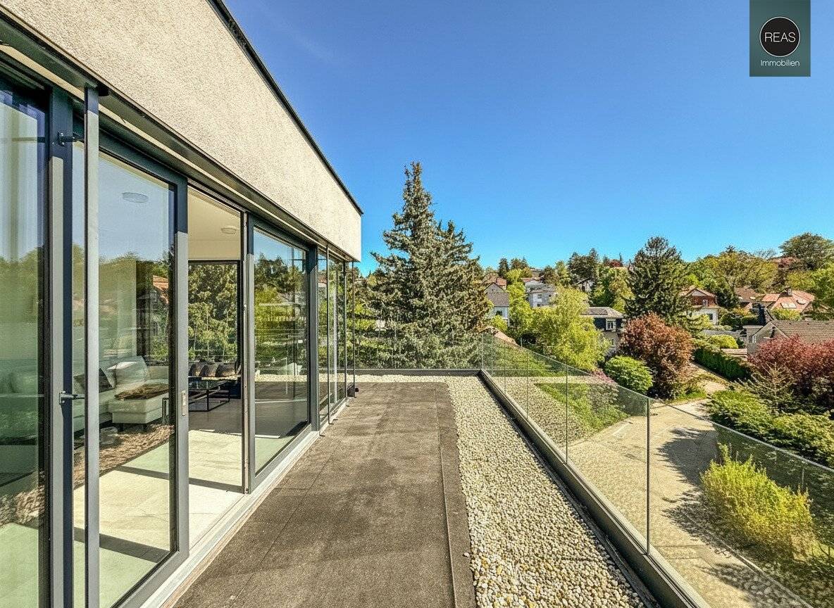 Hochwertig ausgestattete Luxusvilla mit Naturpool am Wolfersberg!