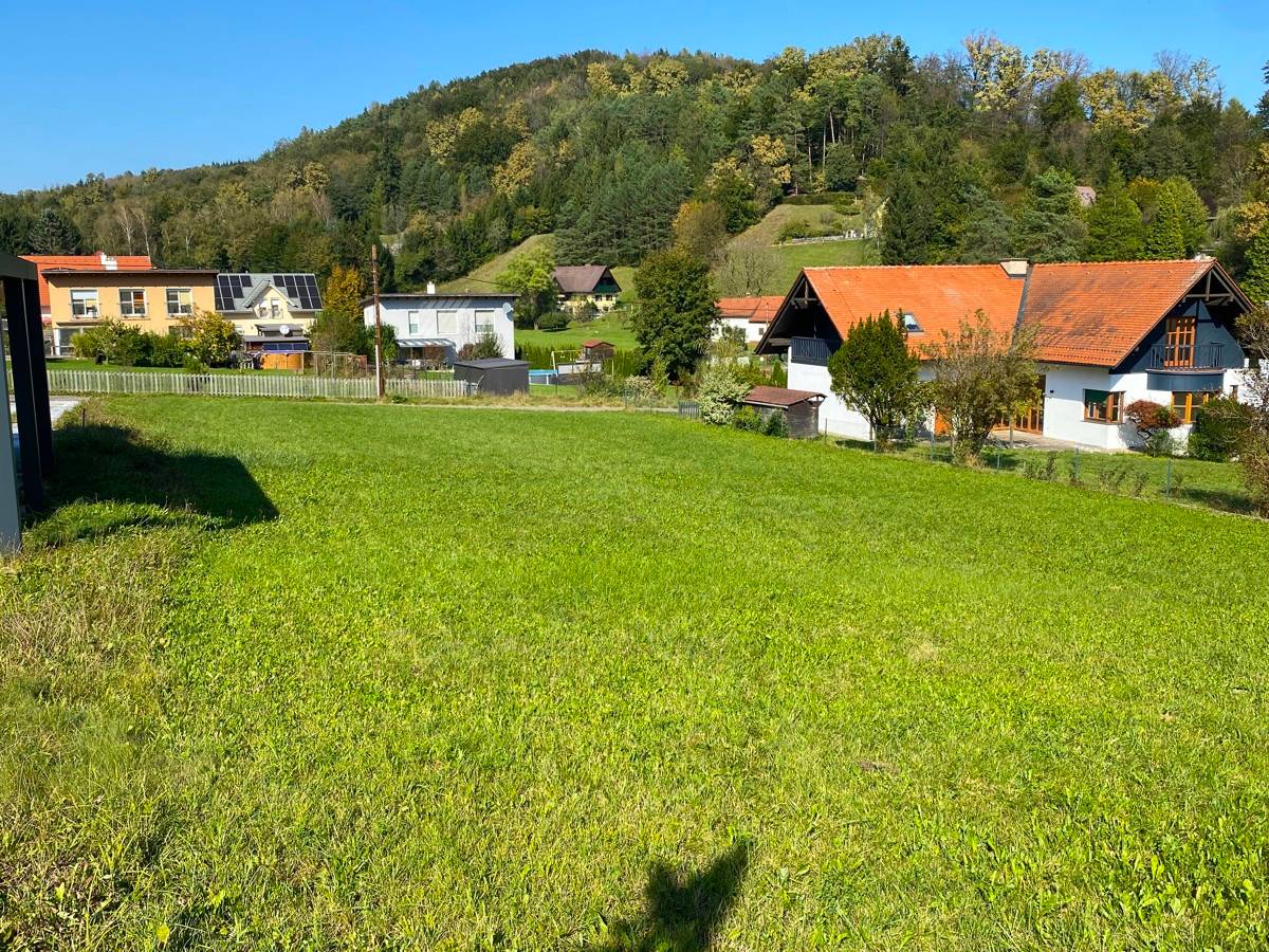 Sonniges Grundstück in ruhiger Lage