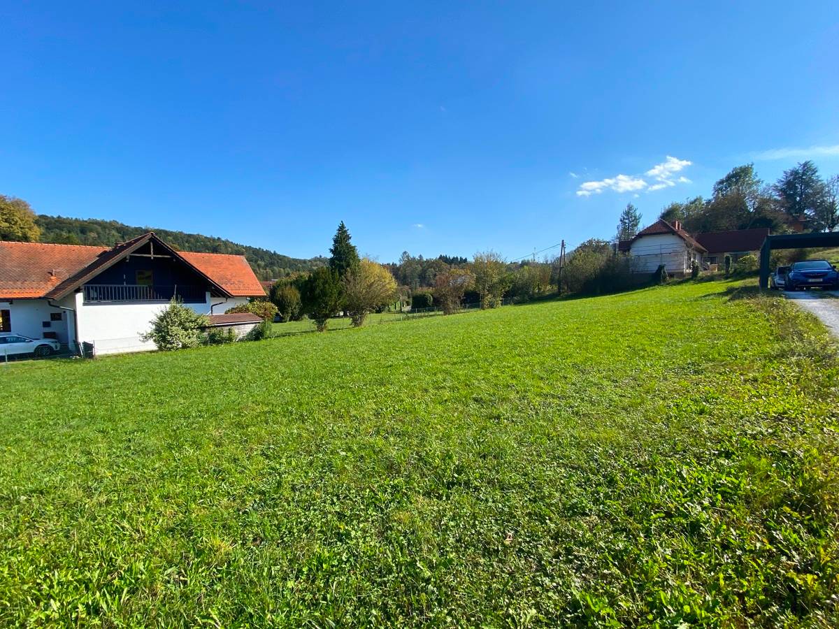 Sonniges Grundstück in ruhiger Lage