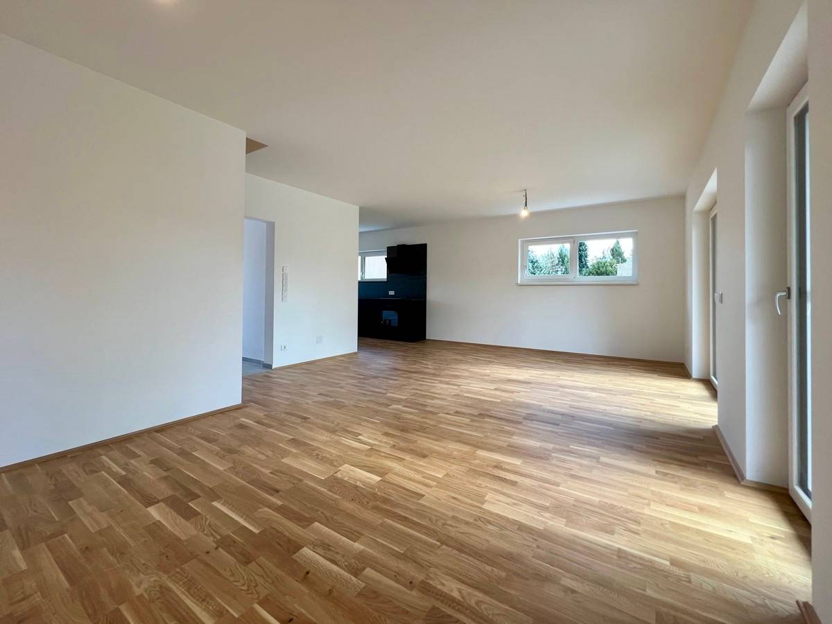 Neubau Doppelhaushälfte mit Garten und Terrasse