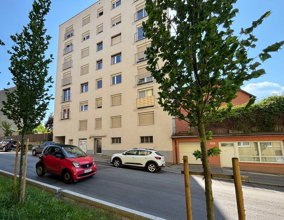 Apartment near the center with separate kitchen