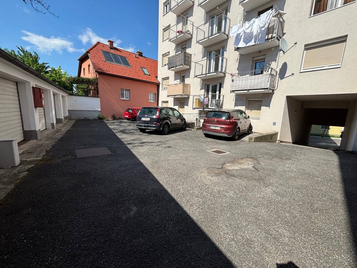 Apartment near the center with separate kitchen