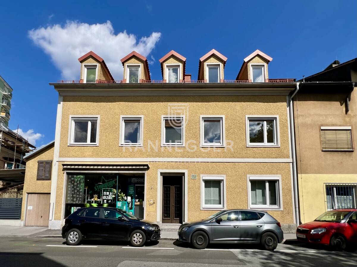 Income Property with Garden and Terrace in Central Location