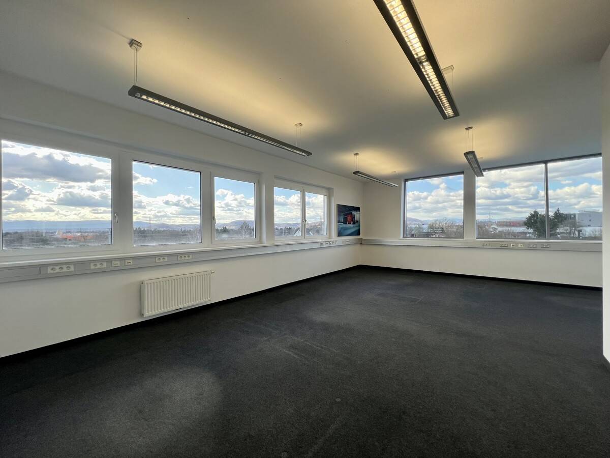 Helles Büro mit Fernwärme und Parkmöglichkeiten in Graz