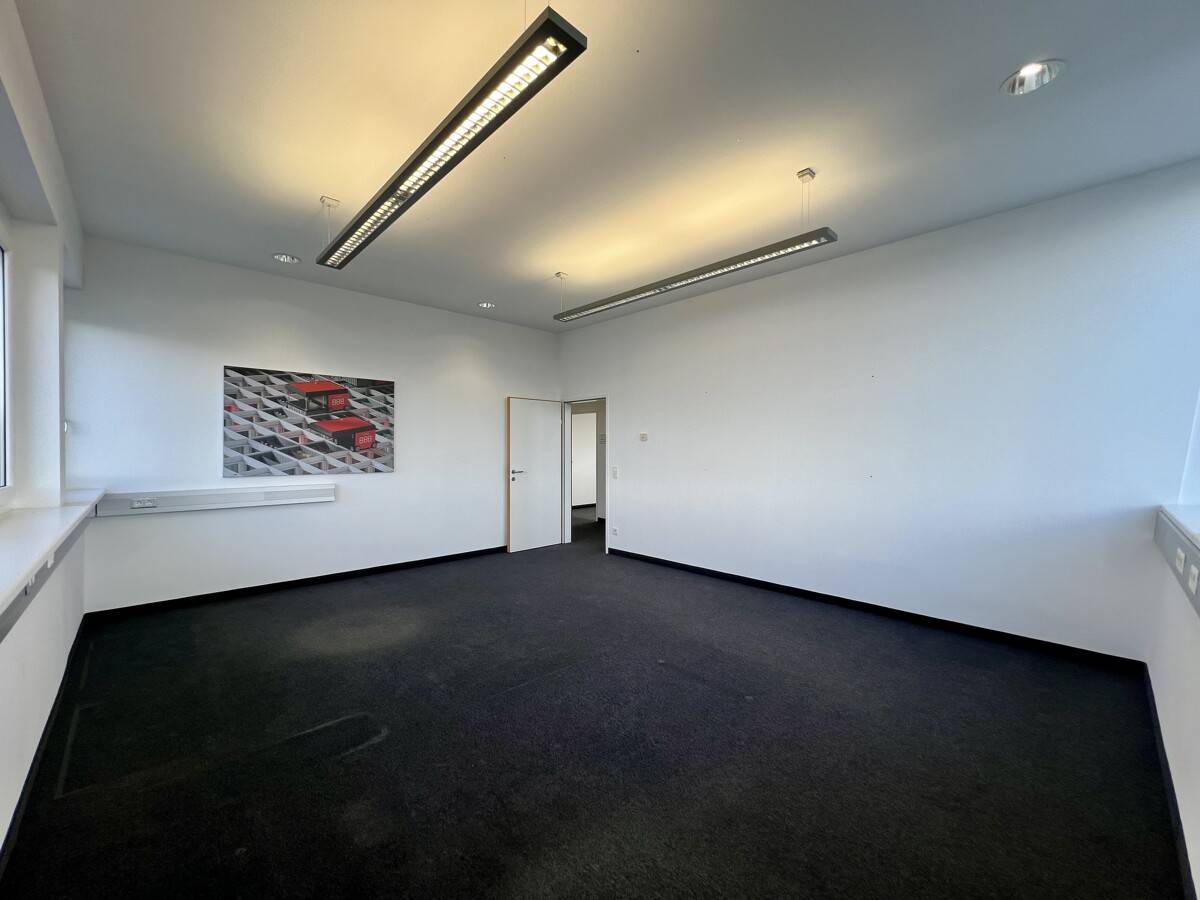 Helles Büro mit Fernwärme und Parkmöglichkeiten in Graz