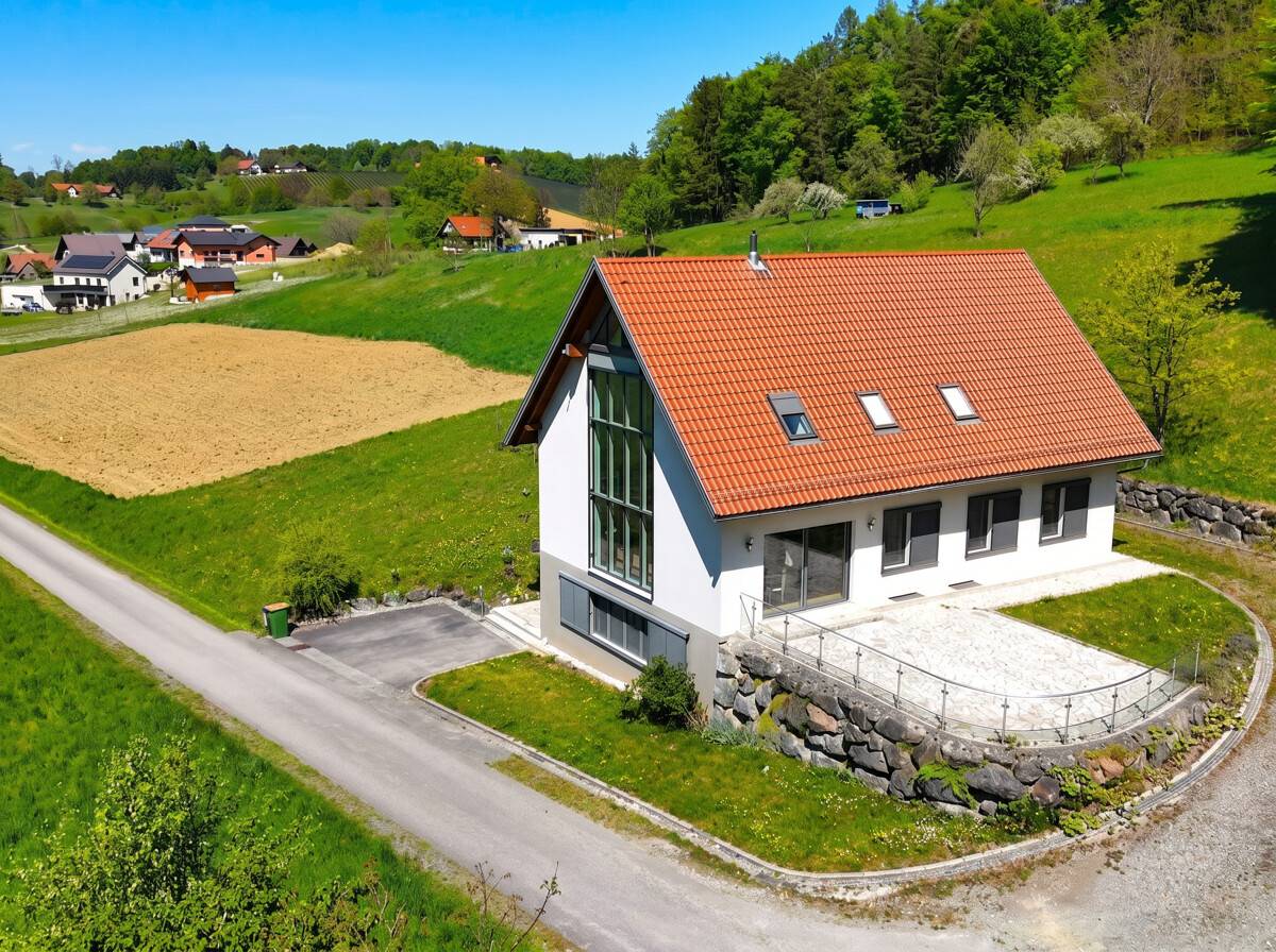 Großzügiges Anwesen mit Weitblick und Gartennutzung