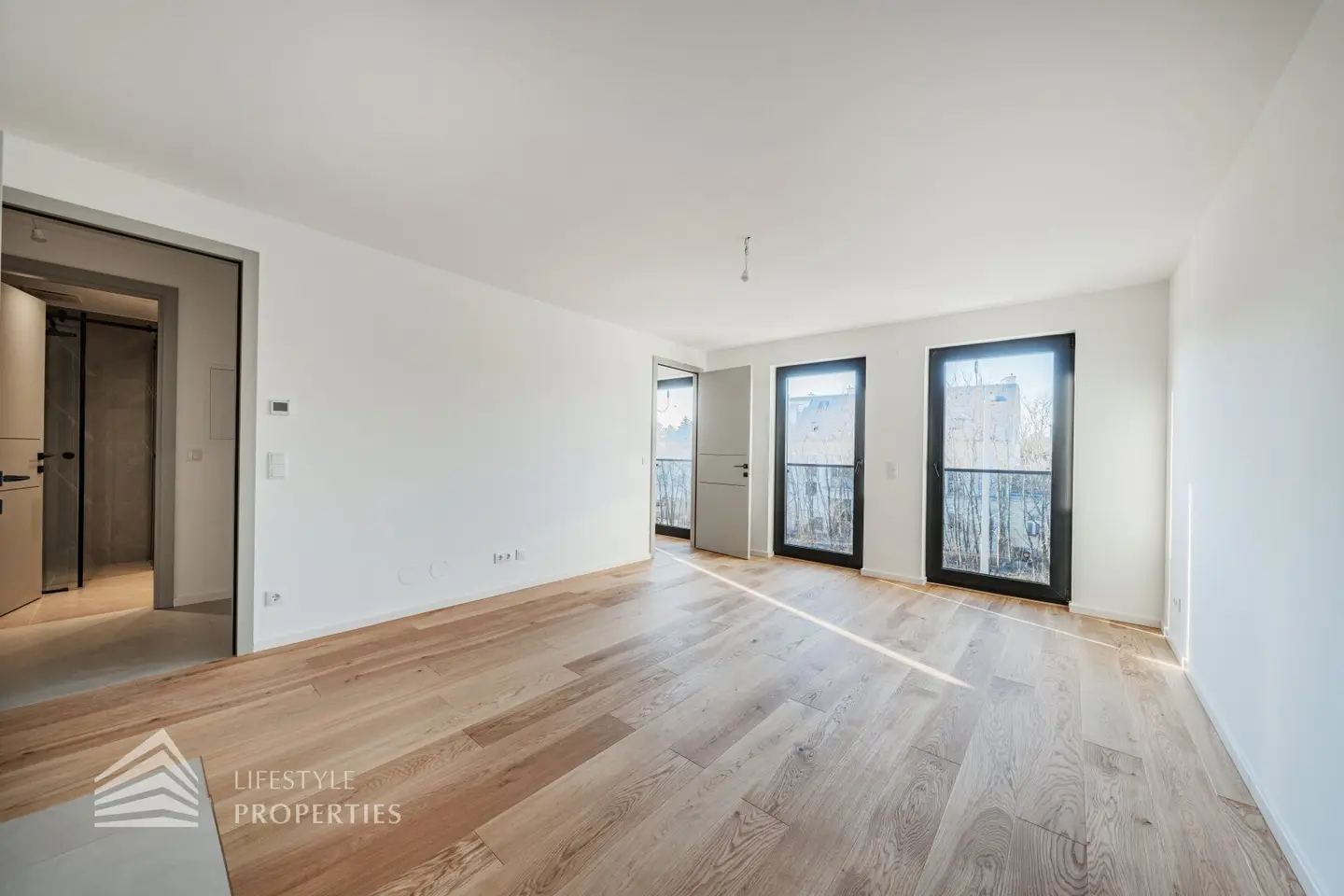 First occupancy apartment bright kitchen Walk in shower