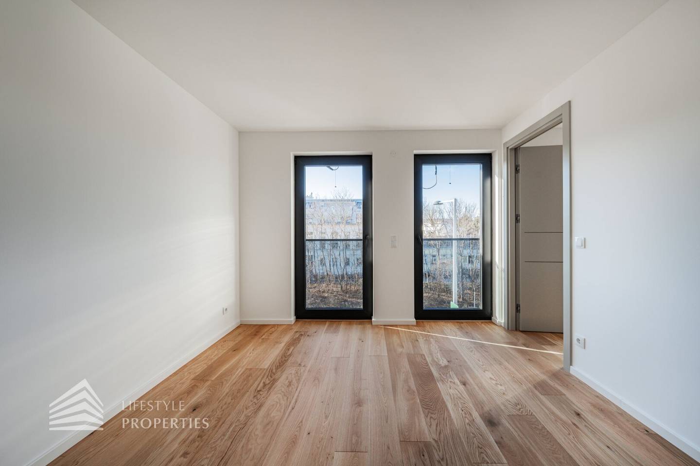 First occupancy apartment bright kitchen Walk in shower