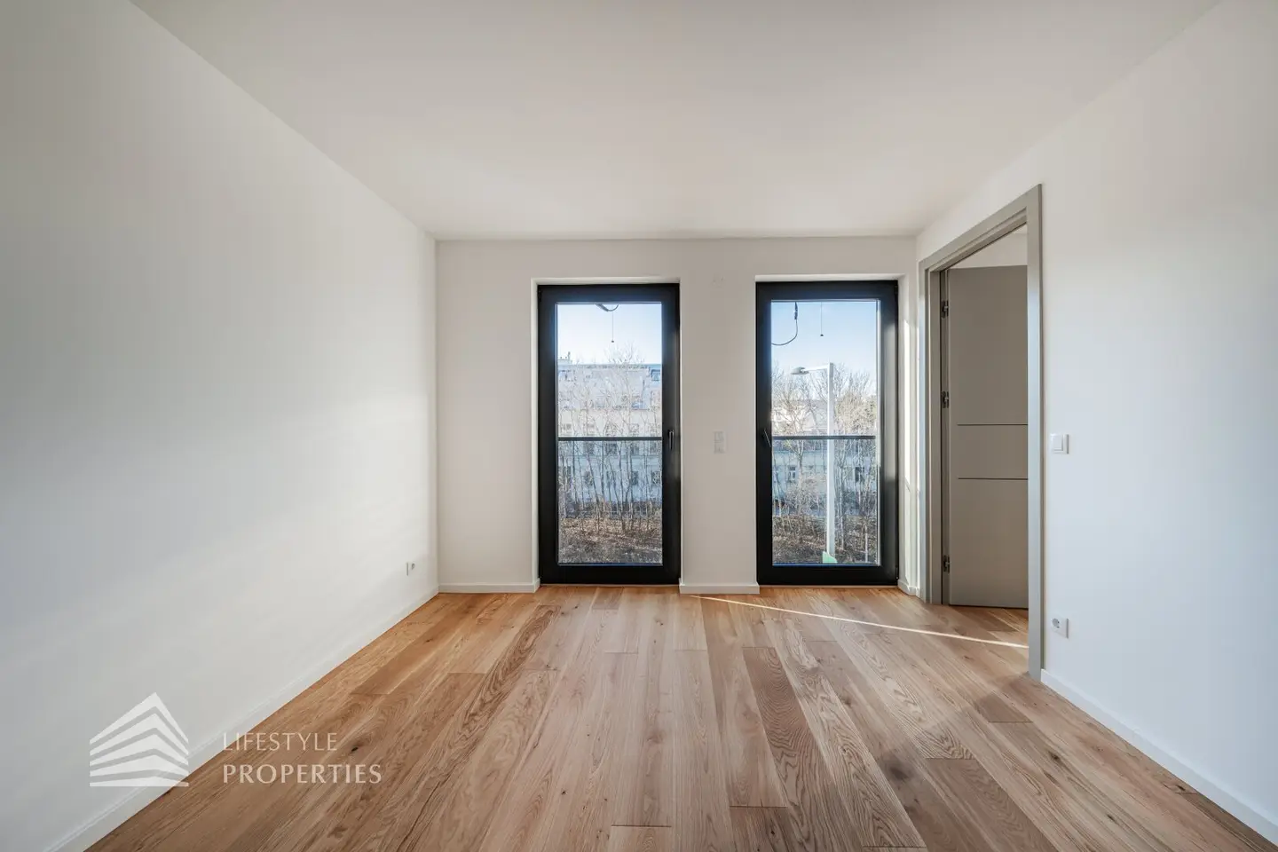 First occupancy apartment bright kitchen Walk in shower
