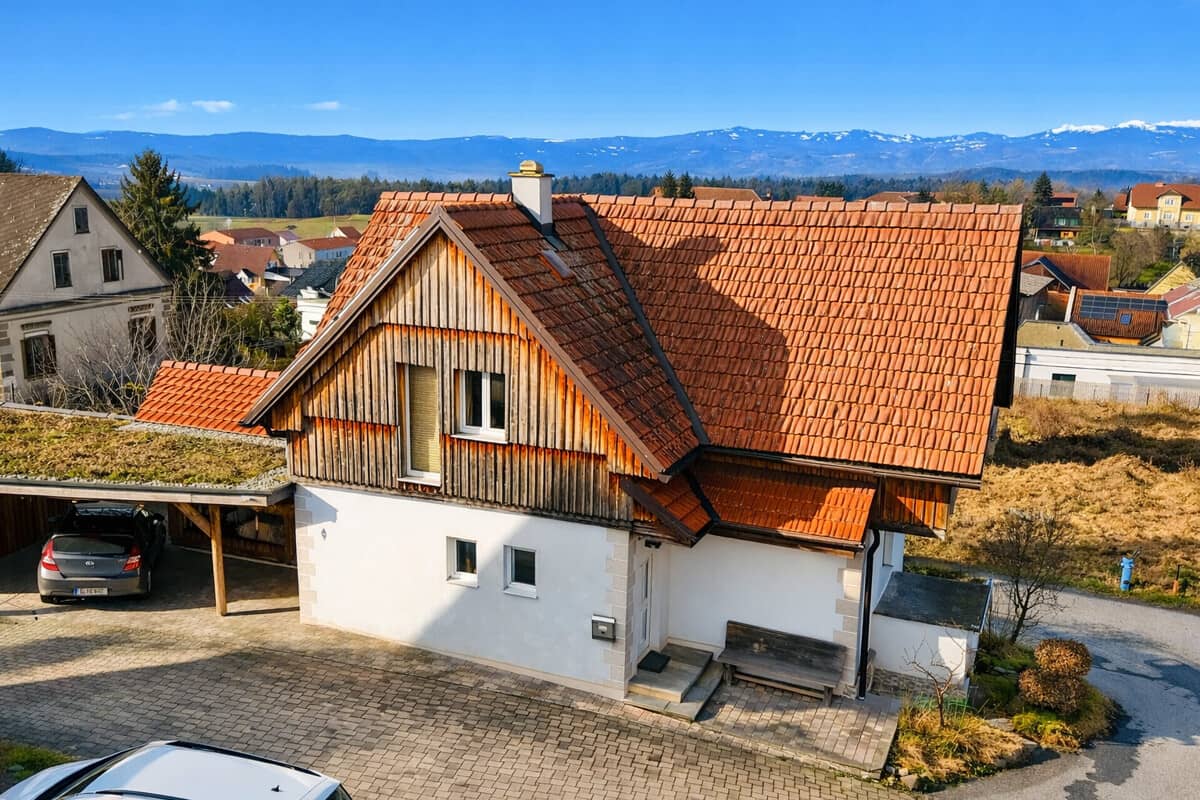 Sonniges Einfamilienhaus mit Garten Wintergarten und Sauna
