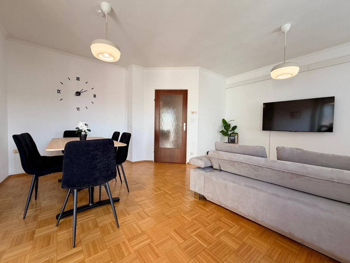 Dachgeschosswohnung im Grazer Zentrum nahe Jakominiplatz mit Westbalkon klimatisiert