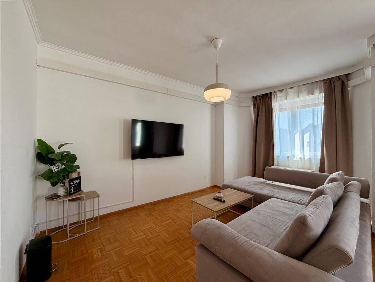 Dachgeschosswohnung im Grazer Zentrum nahe Jakominiplatz mit Westbalkon klimatisiert