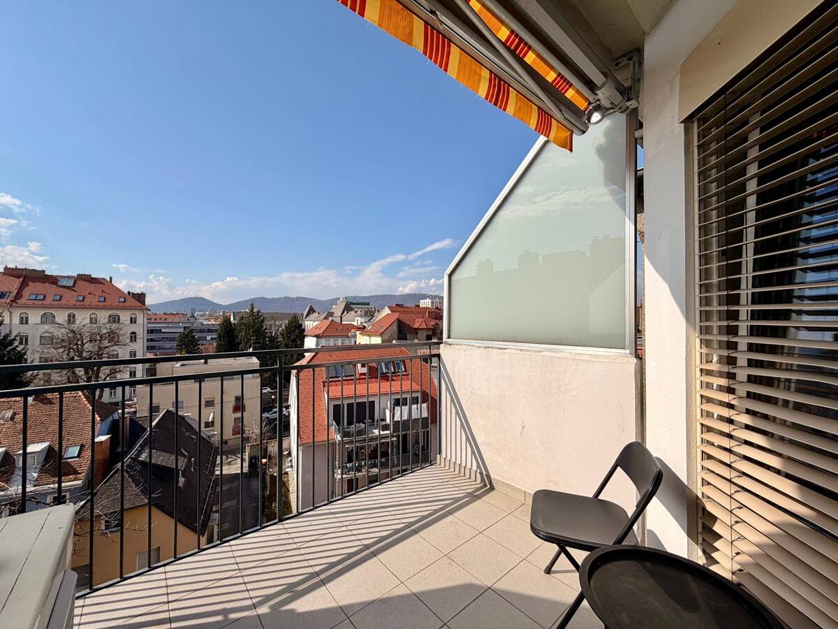 Dachgeschosswohnung im Grazer Zentrum nahe Jakominiplatz mit Westbalkon klimatisiert