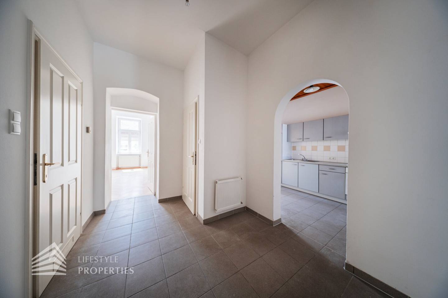 Helle Altbauwohnung nahe Reumannplatz