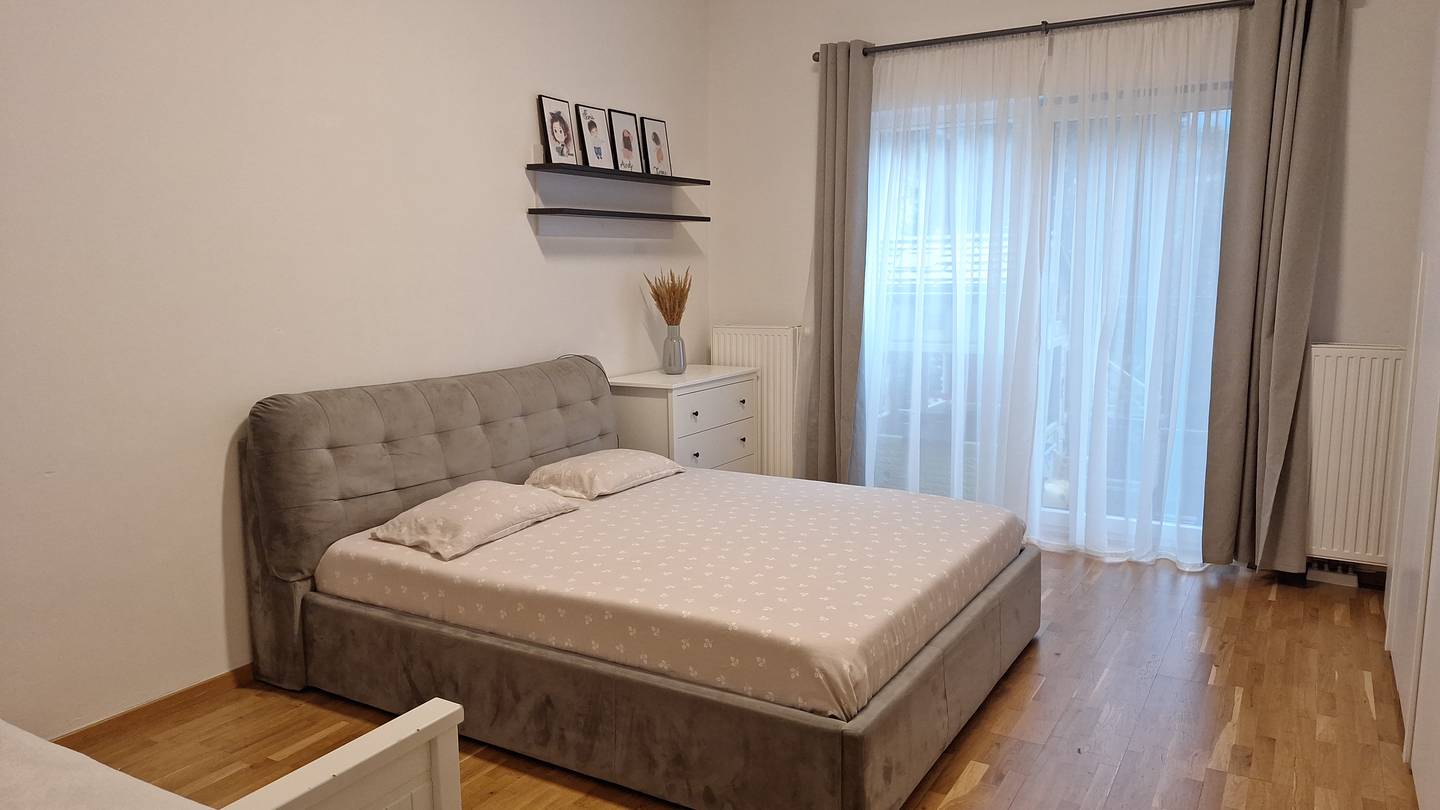 Bright 2 Room Apartment with Balcony in Simmering