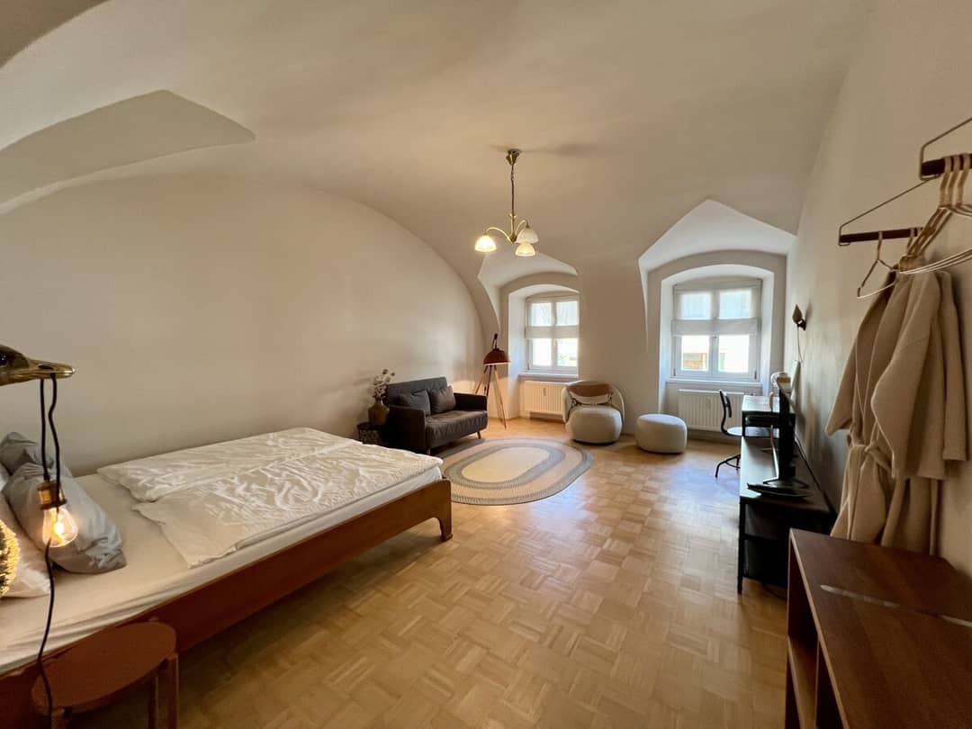 Wohnung Hochparterre Weinstraße saniert 2023