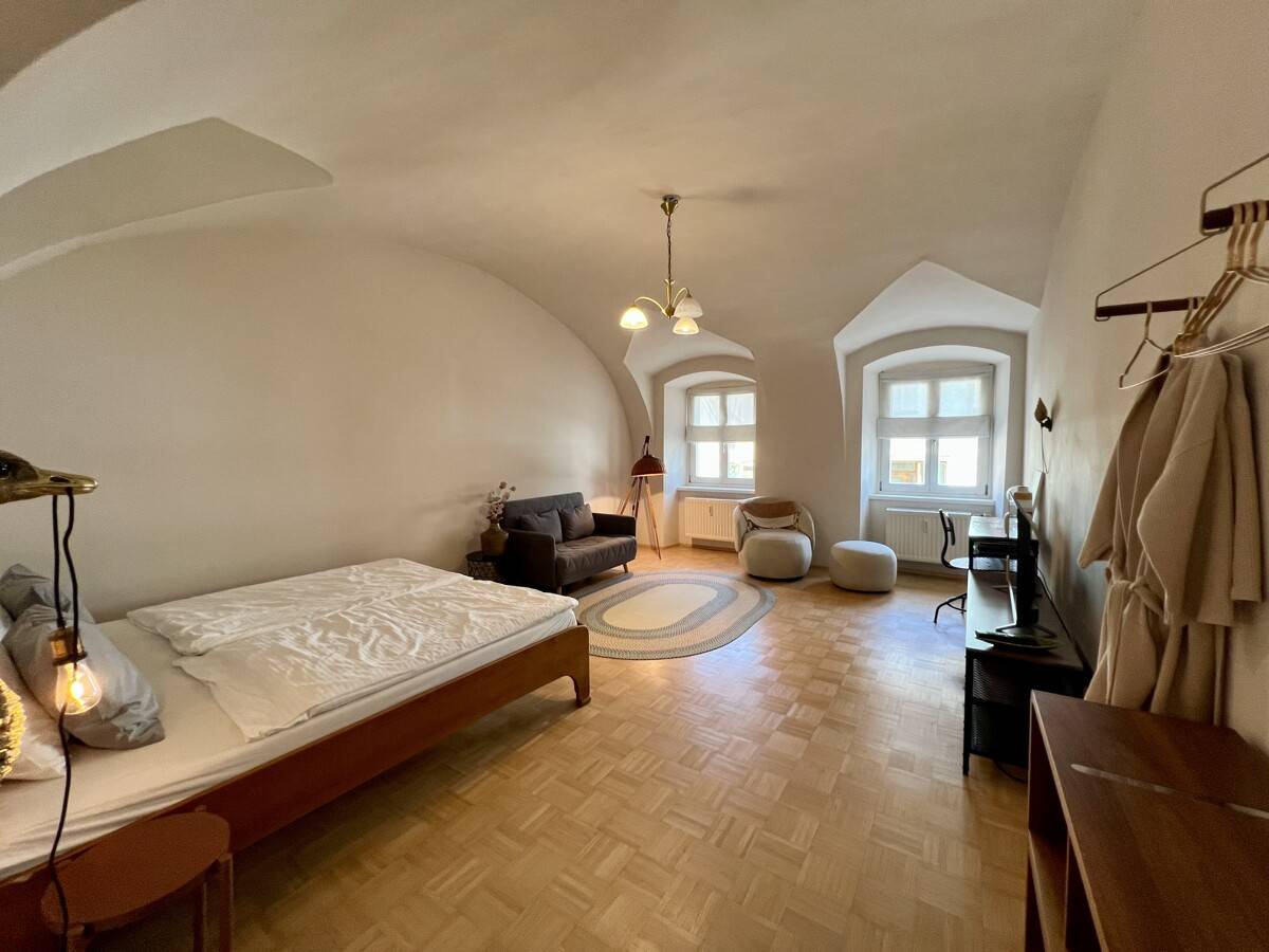 Wohnung Hochparterre Weinstraße saniert 2023