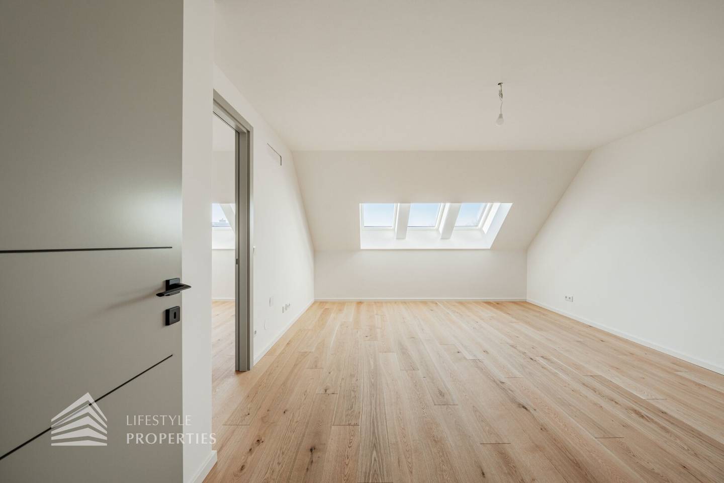 Top floor apartment brand new in Stammersdorf