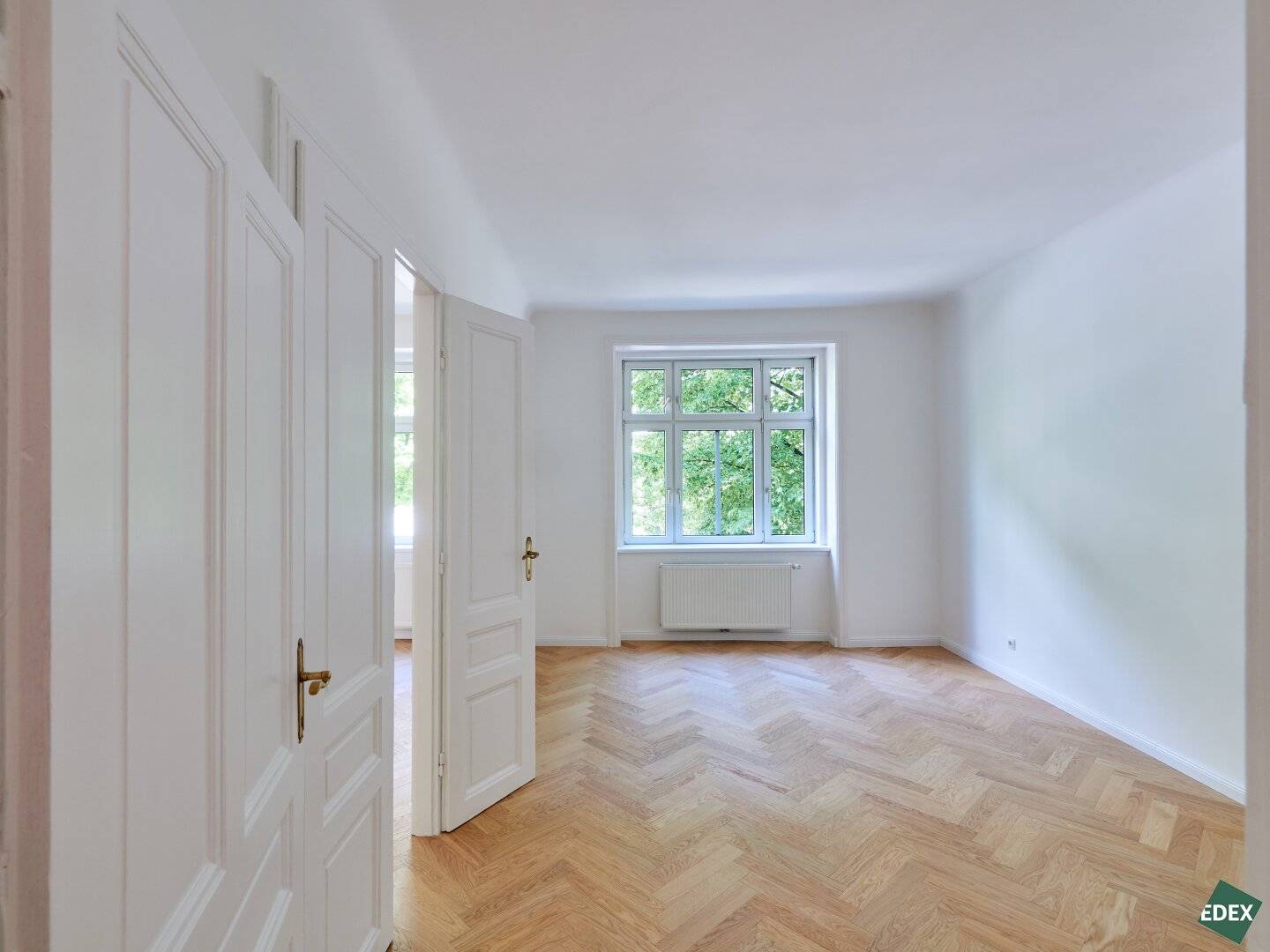 Altbauwohnung mit Balkonoption im Stuwerviertel