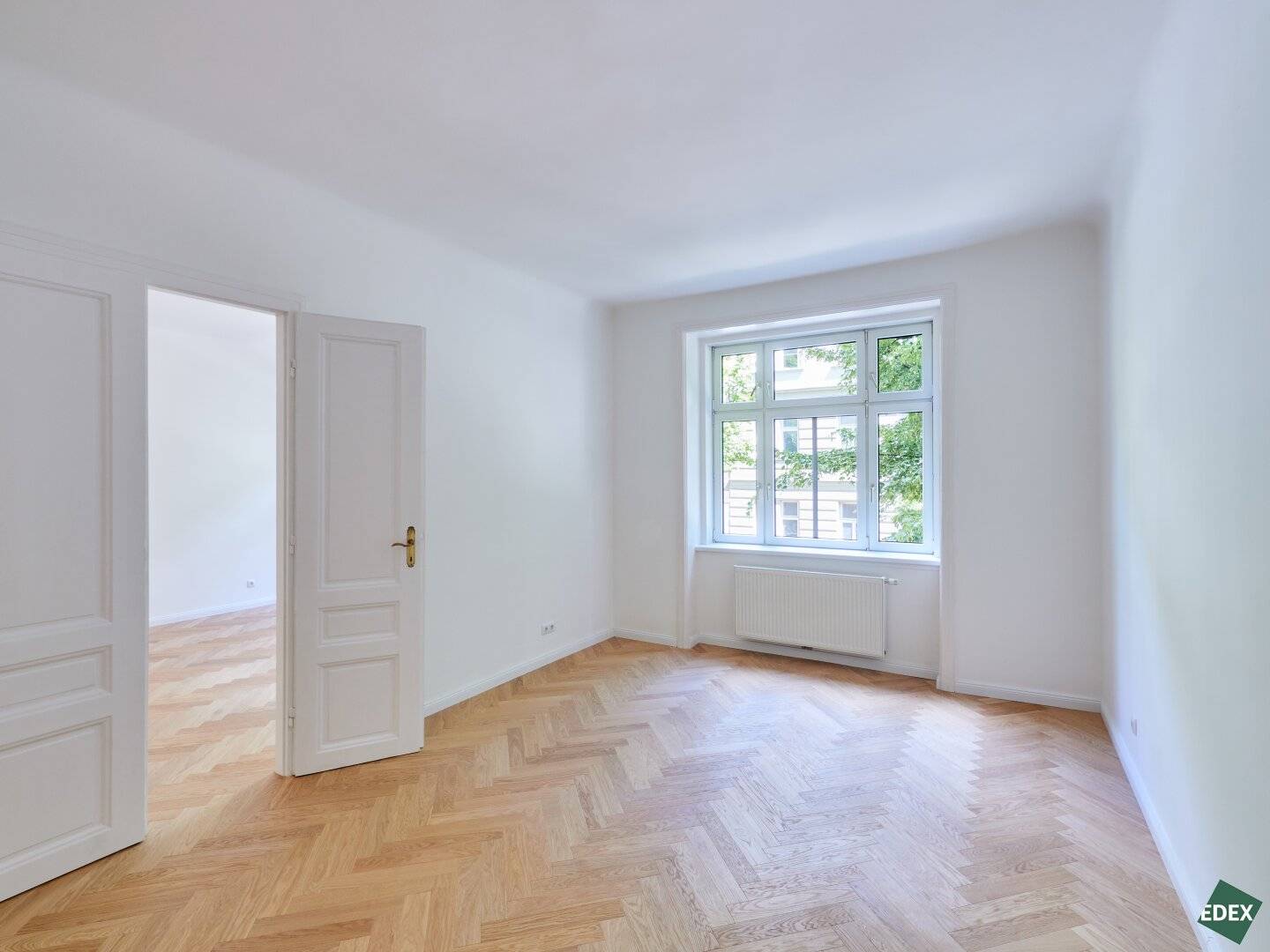 Altbauwohnung mit Balkonoption im Stuwerviertel