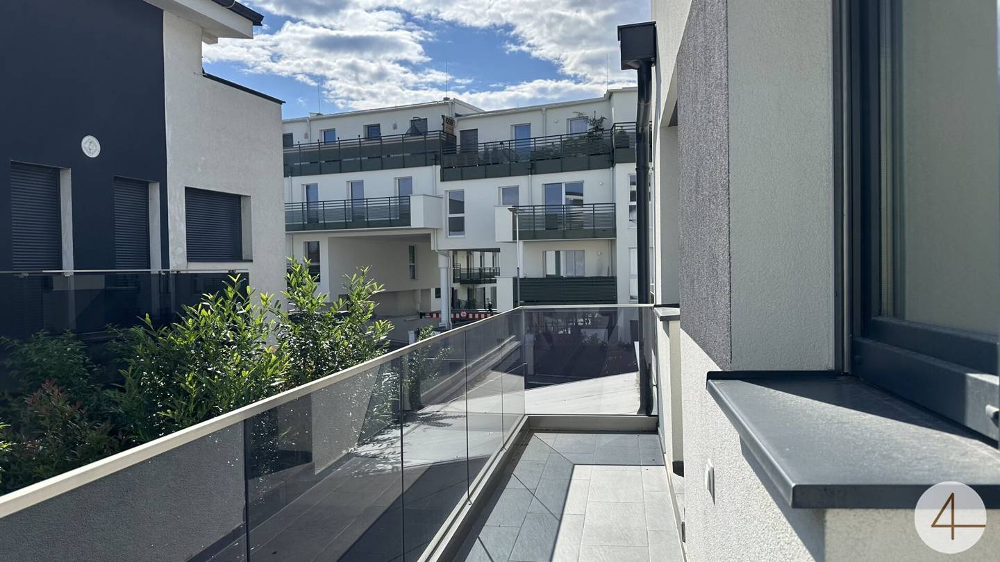 Modernes Reihenhaus mit Dachterrasse und Garten Erstbezug