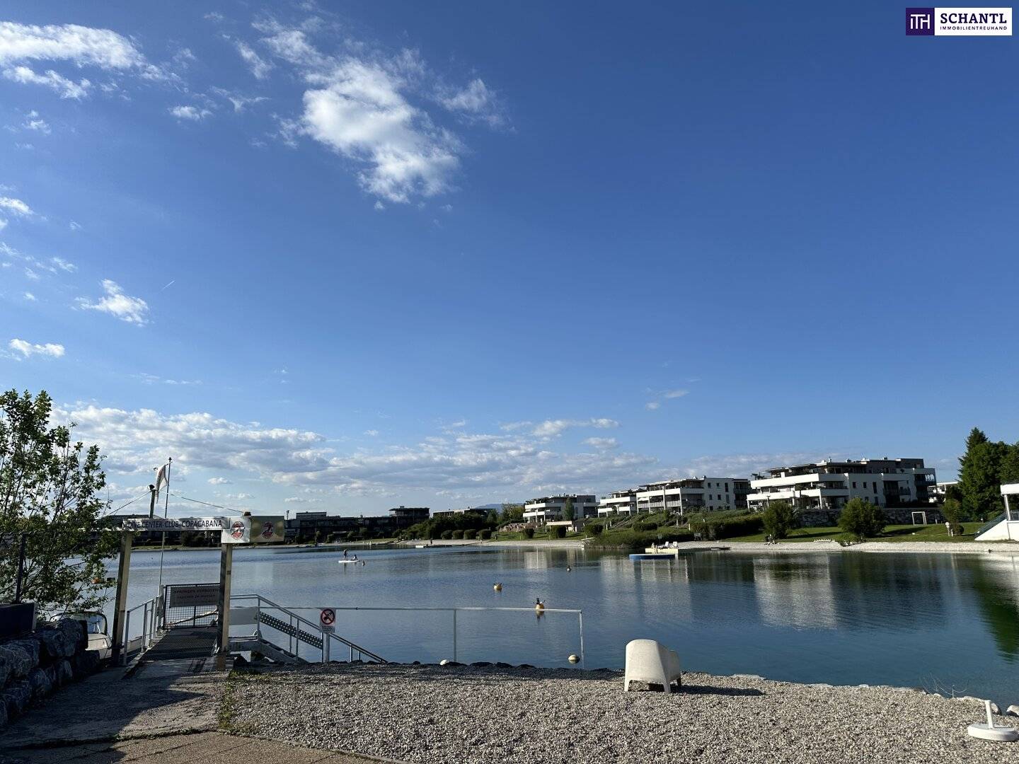 HAMMER! Exklusive Dachterrassenwohnung mit Seeblick und eigenem Seezugang an der Copacabana! Möbliert - das perfekte Wohngefühl in Kalsdorf!