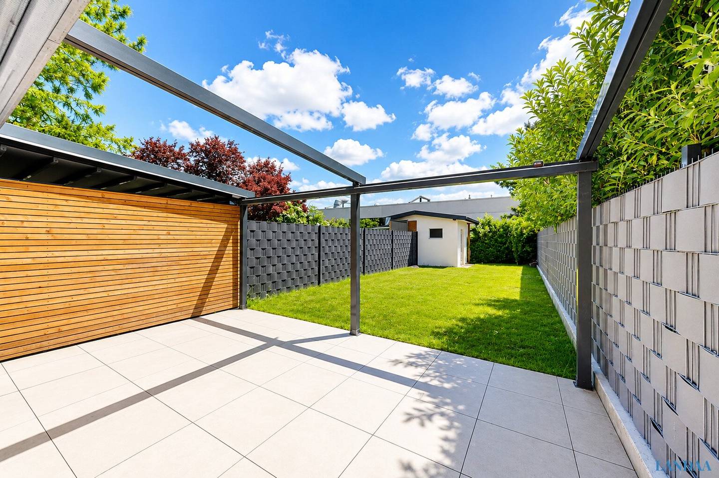 Bright semi-detached house with garden and terraces in Vösendorf